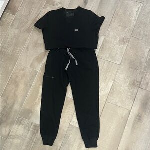 Figs Black Women's Joggers Set